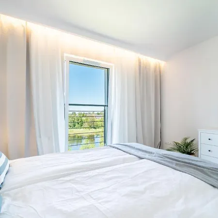 Belle View - 3pok, Nawet 5 łóżek, Piękny Widok Na Rzekę, Tv55 Z Netflix I Max, Parking, Winda Apartament